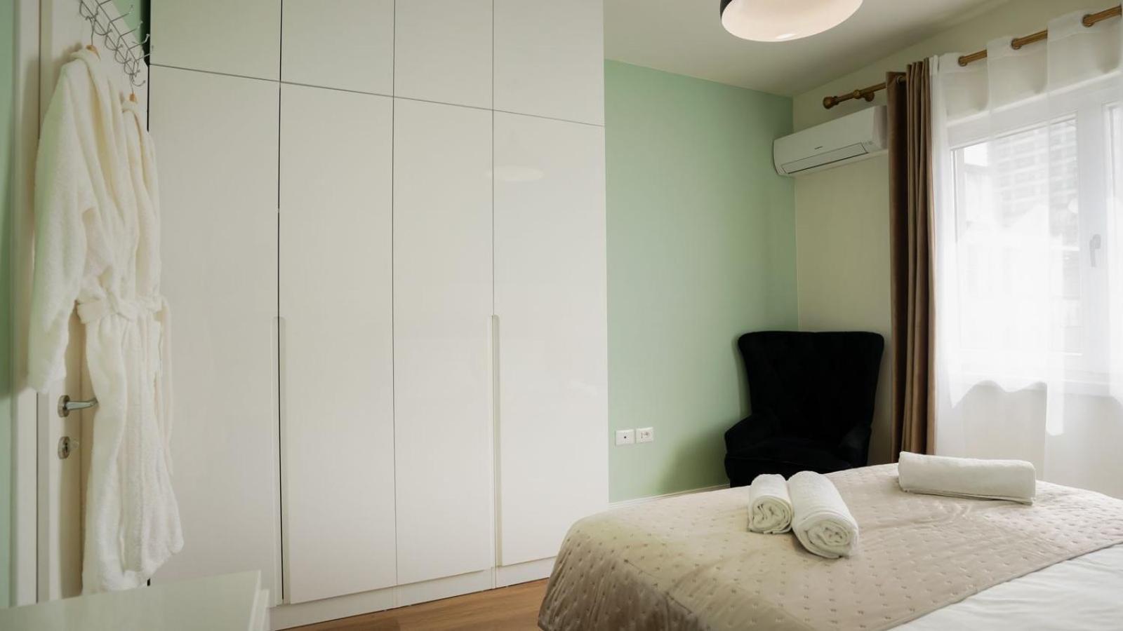 Apartamento Luxury At Airalbania And Near Blloku *